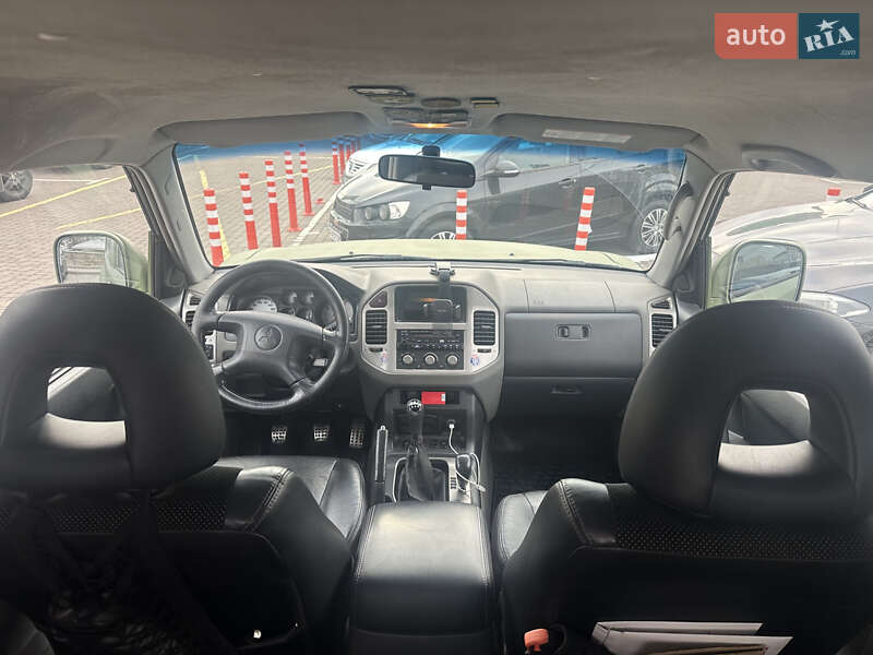 Позашляховик / Кросовер Mitsubishi Pajero 2005 в Києві фото 9 Позашляховик / Кросовер Mitsubishi Pajero 2005 в Києві