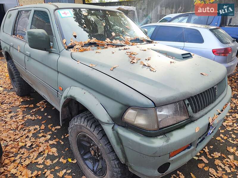 Внедорожник / Кроссовер Mitsubishi Pajero 1999 в Киеве