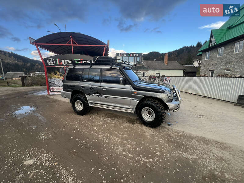 Внедорожник / Кроссовер Mitsubishi Pajero 1999 в Верховине