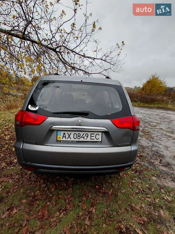 Позашляховик / Кросовер Mitsubishi Pajero 2013 в Харкові фото 7 Позашляховик / Кросовер Mitsubishi Pajero 2013 в Харкові