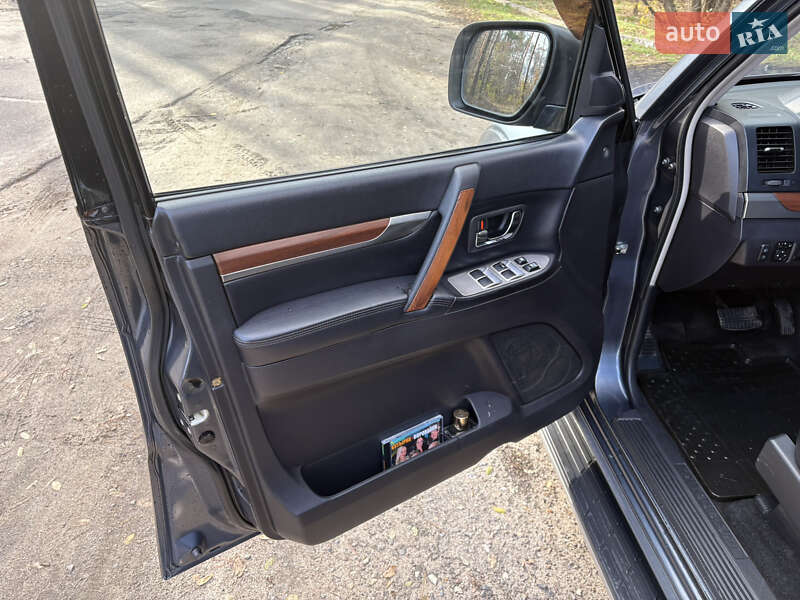 Внедорожник / Кроссовер Mitsubishi Pajero 2008 в Чугуеве фото 13 Внедорожник / Кроссовер Mitsubishi Pajero 2008 в Чугуеве