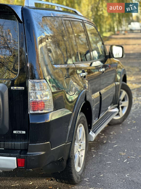 Внедорожник / Кроссовер Mitsubishi Pajero 2007 в Киеве