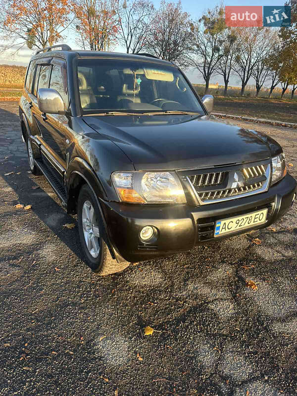 Внедорожник / Кроссовер Mitsubishi Pajero 2005 в Владимире