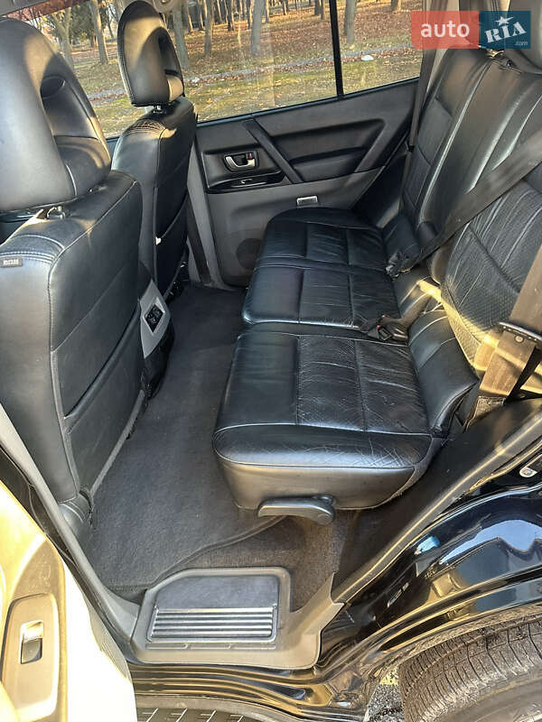 Внедорожник / Кроссовер Mitsubishi Pajero 2005 в Владимире