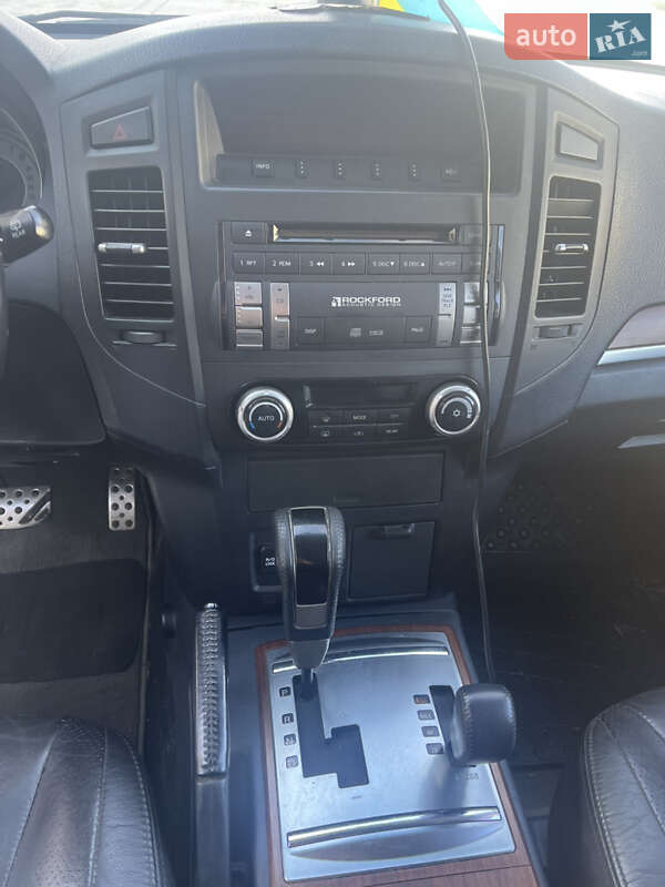 Внедорожник / Кроссовер Mitsubishi Pajero 2008 в Киеве фото 6 Внедорожник / Кроссовер Mitsubishi Pajero 2008 в Киеве