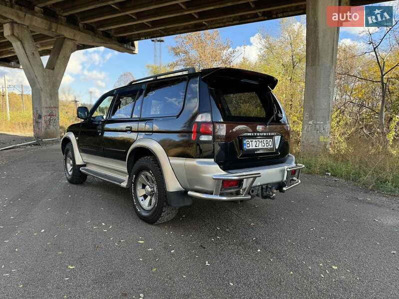 Внедорожник / Кроссовер Mitsubishi Pajero 2004 в Днепре