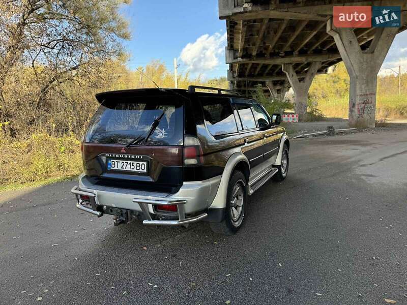 Внедорожник / Кроссовер Mitsubishi Pajero 2004 в Днепре