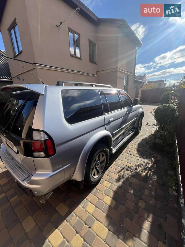 Внедорожник / Кроссовер Mitsubishi Pajero 2006 в Броварах