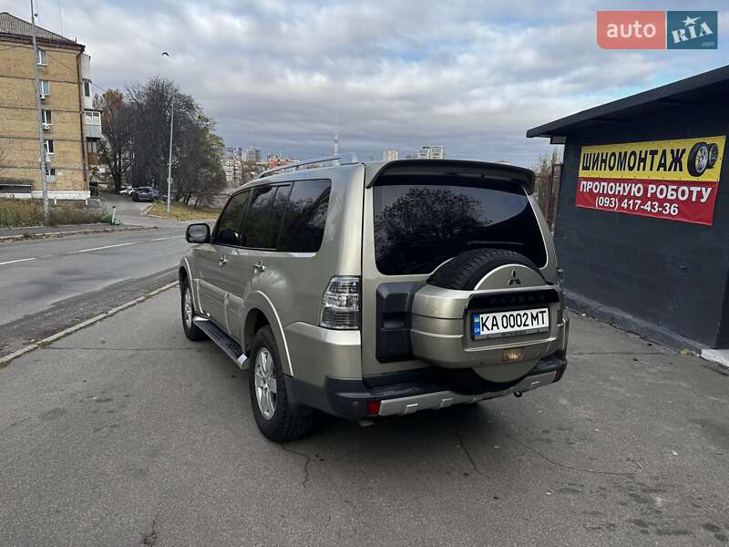 Внедорожник / Кроссовер Mitsubishi Pajero 2008 в Киеве