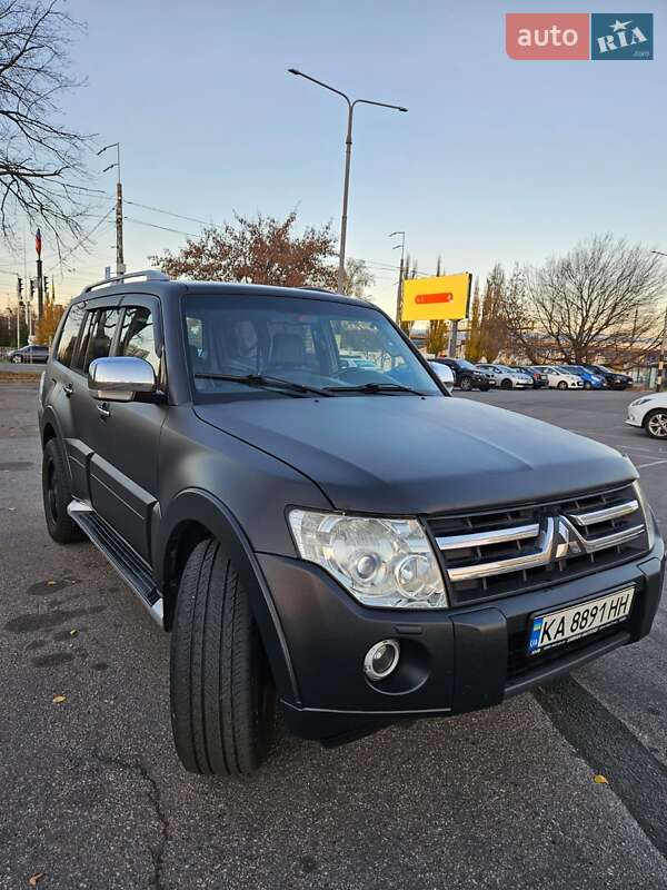 Внедорожник / Кроссовер Mitsubishi Pajero 2007 в Киеве