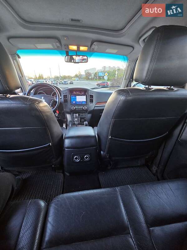 Внедорожник / Кроссовер Mitsubishi Pajero 2007 в Киеве