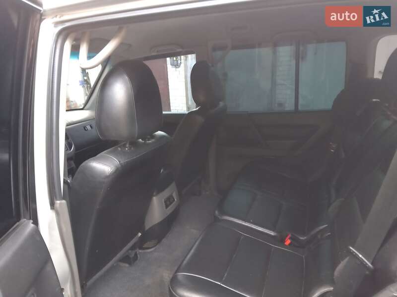 Внедорожник / Кроссовер Mitsubishi Pajero 2000 в Днепре