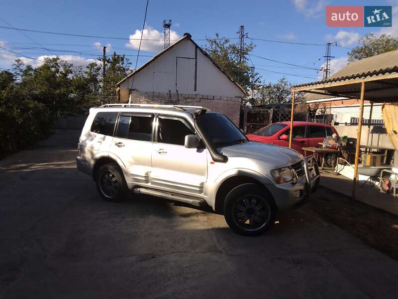 Внедорожник / Кроссовер Mitsubishi Pajero 2000 в Днепре