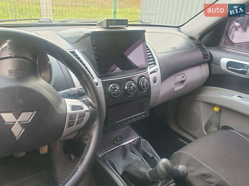 Позашляховик / Кросовер Mitsubishi Pajero 2011 в Стрию фото 4 Позашляховик / Кросовер Mitsubishi Pajero 2011 в Стрию