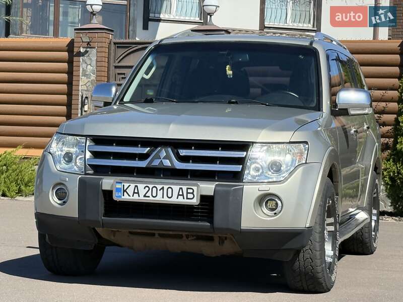 Mitsubishi Pajero 2008