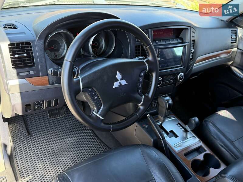 Внедорожник / Кроссовер Mitsubishi Pajero 2008 в Борисполе фото 60 Внедорожник / Кроссовер Mitsubishi Pajero 2008 в Борисполе