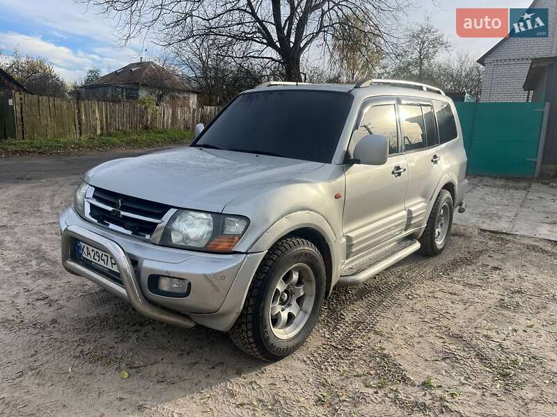 Внедорожник / Кроссовер Mitsubishi Pajero 2001 в Киеве