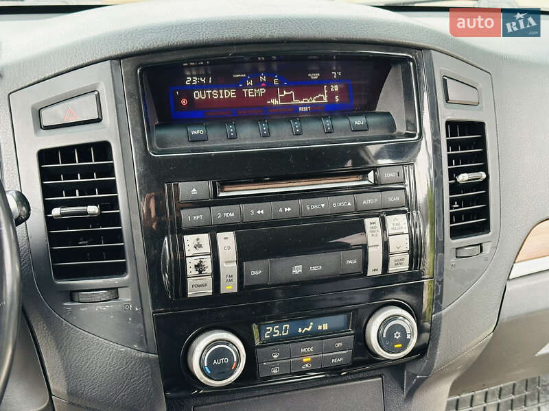 Внедорожник / Кроссовер Mitsubishi Pajero 2007 в Харькове