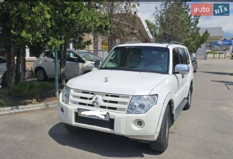 Внедорожник / Кроссовер Mitsubishi Pajero 2007 в Кременчуге