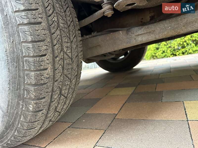 Позашляховик / Кросовер Mitsubishi Pajero 2001 в Києві