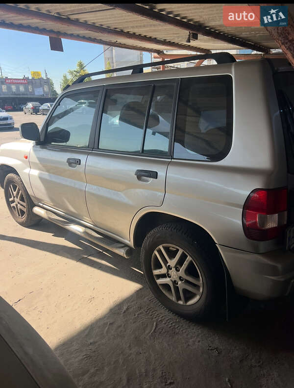 Внедорожник / Кроссовер Mitsubishi Pajero 2002 в Днепре