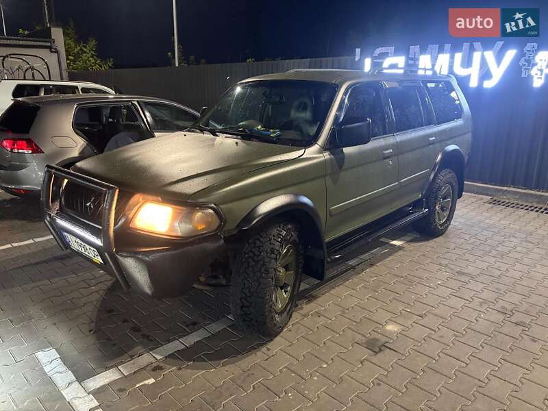 Внедорожник / Кроссовер Mitsubishi Pajero 2004 в Киеве фото 6 Внедорожник / Кроссовер Mitsubishi Pajero 2004 в Киеве