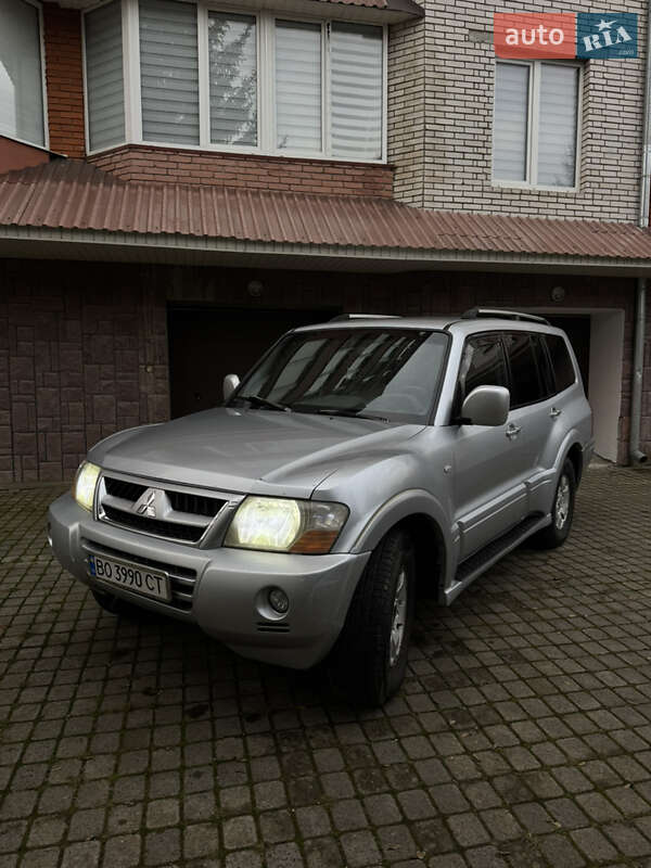 Позашляховик / Кросовер Mitsubishi Pajero 2003 в Чорткові