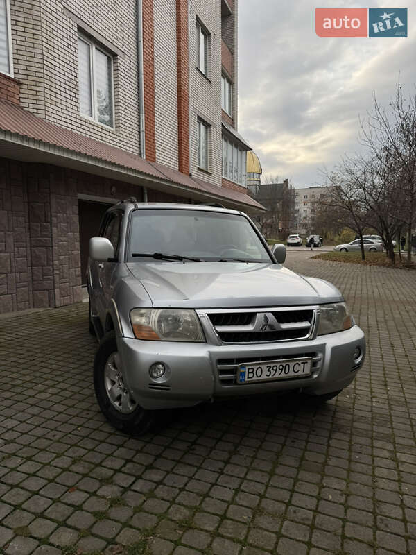 Позашляховик / Кросовер Mitsubishi Pajero 2003 в Чорткові