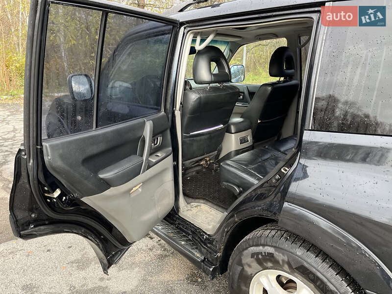 Позашляховик / Кросовер Mitsubishi Pajero 2006 в Рівному