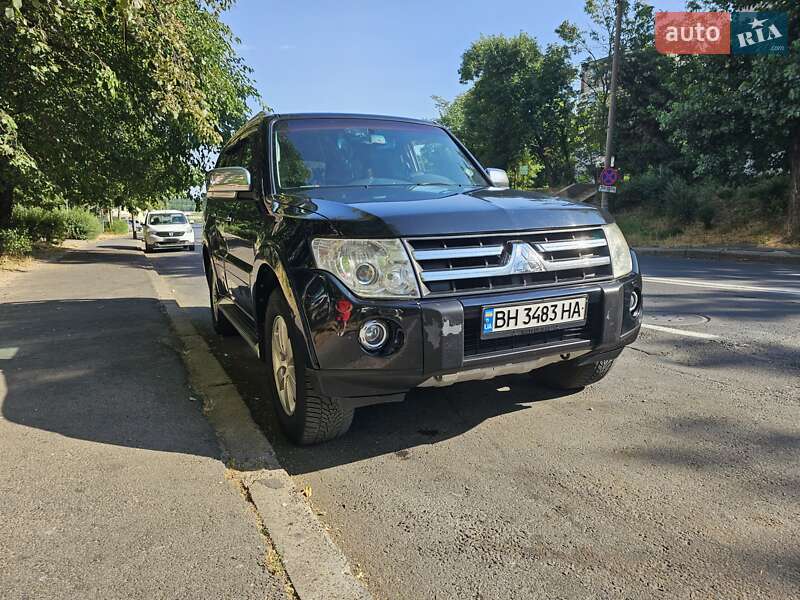 Внедорожник / Кроссовер Mitsubishi Pajero 2007 в Измаиле