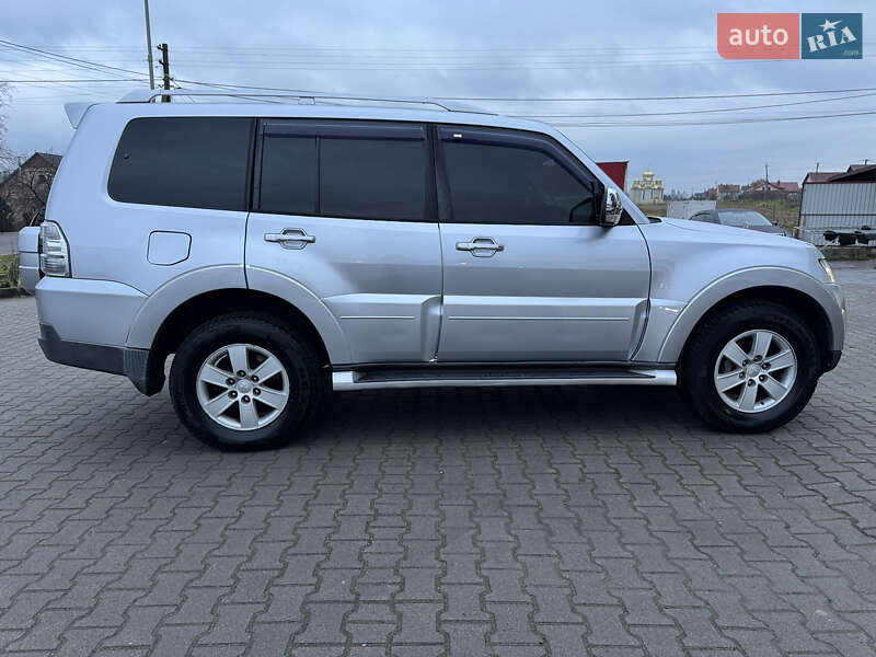 Внедорожник / Кроссовер Mitsubishi Pajero 2007 в Мостиске
