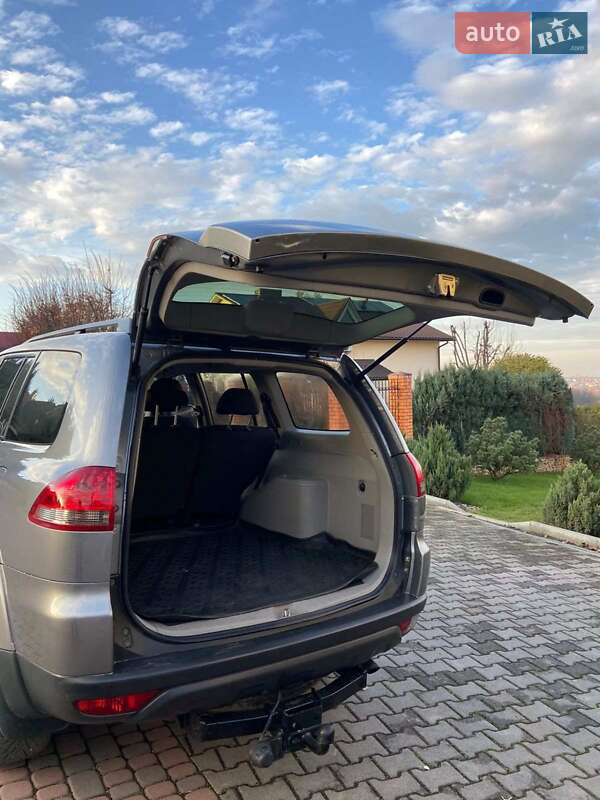 Позашляховик / Кросовер Mitsubishi Pajero 2013 в Чернівцях фото 15 Позашляховик / Кросовер Mitsubishi Pajero 2013 в Чернівцях