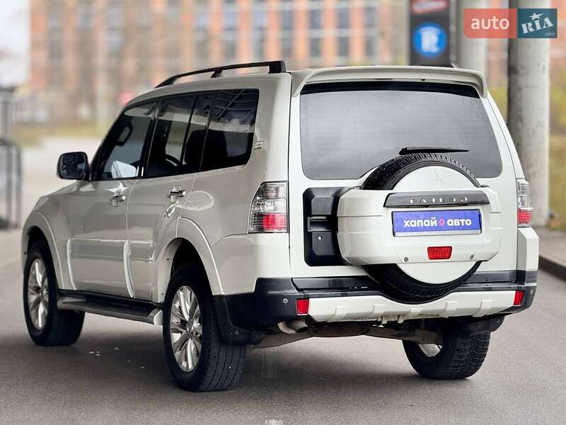 Внедорожник / Кроссовер Mitsubishi Pajero 2008 в Киеве фото 8 Внедорожник / Кроссовер Mitsubishi Pajero 2008 в Киеве