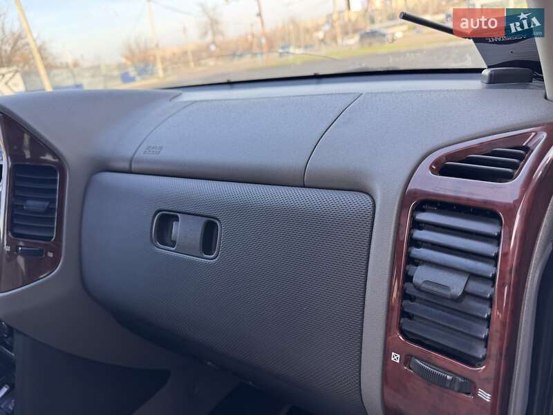 Позашляховик / Кросовер Mitsubishi Pajero 2006 в Кривому Розі