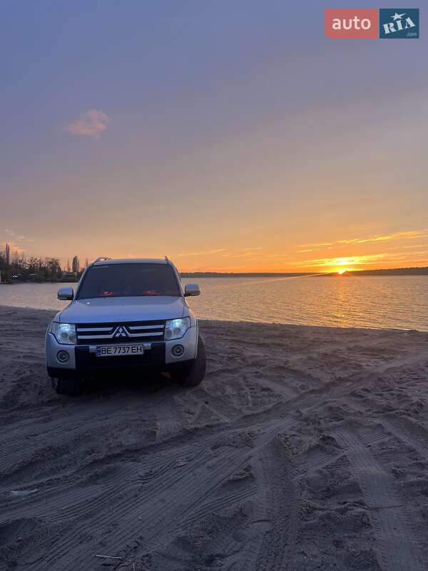 Внедорожник / Кроссовер Mitsubishi Pajero 2007 в Николаеве фото 3 Внедорожник / Кроссовер Mitsubishi Pajero 2007 в Николаеве