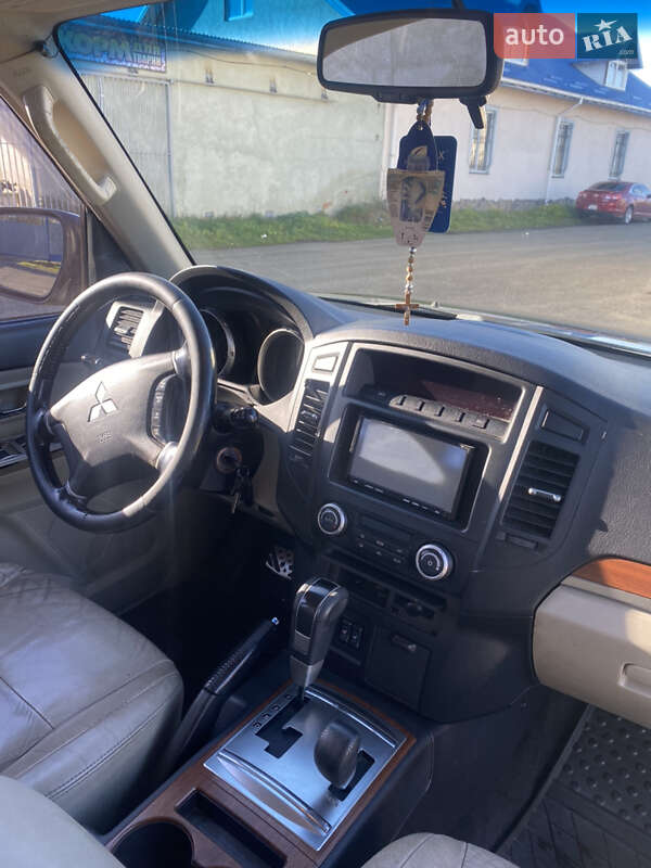 Позашляховик / Кросовер Mitsubishi Pajero 2007 в Стрию