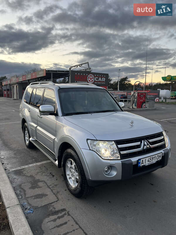 Позашляховик / Кросовер Mitsubishi Pajero 2007 в Києві