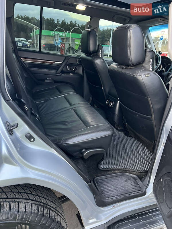 Позашляховик / Кросовер Mitsubishi Pajero 2007 в Києві