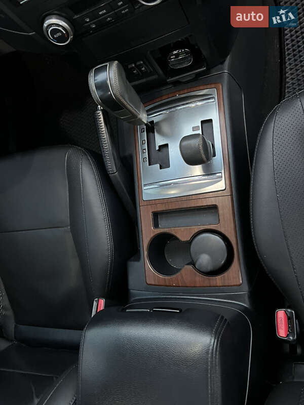 Позашляховик / Кросовер Mitsubishi Pajero 2007 в Києві