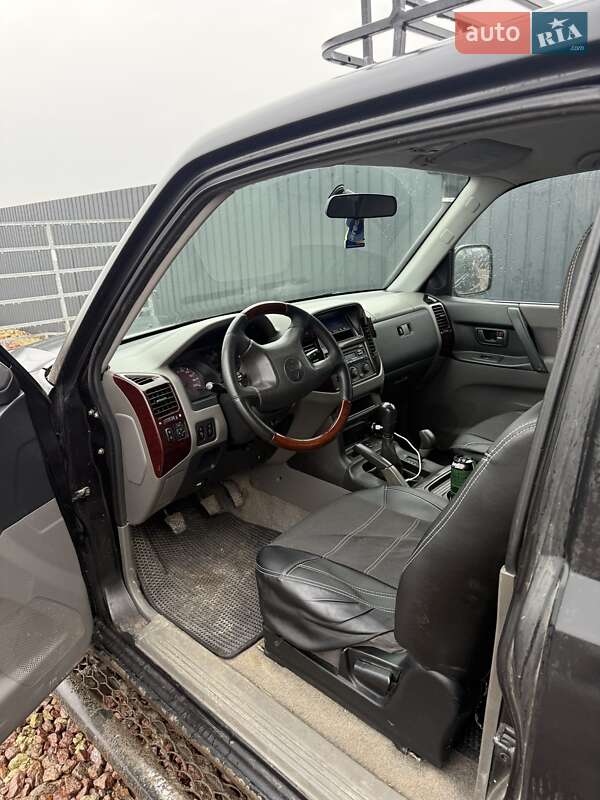 Внедорожник / Кроссовер Mitsubishi Pajero 2000 в Жовкве