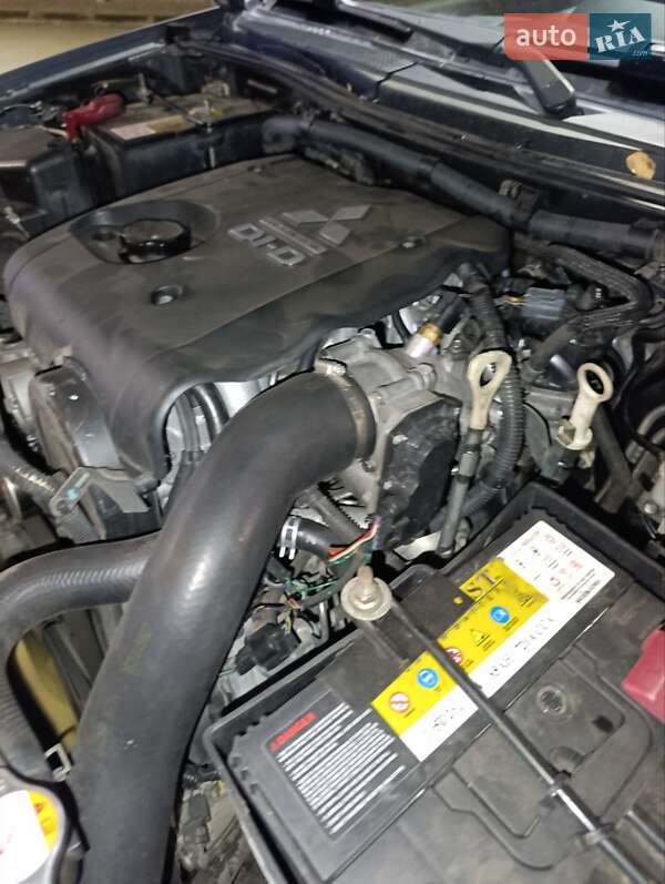 Позашляховик / Кросовер Mitsubishi Pajero 2013 в Києві