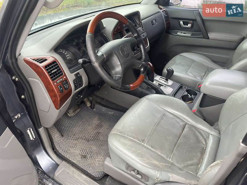 Позашляховик / Кросовер Mitsubishi Pajero 2006 в Львові