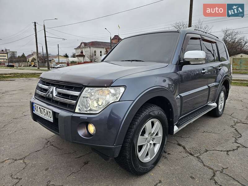 Позашляховик / Кросовер Mitsubishi Pajero 2007 в Харкові