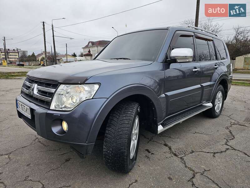 Позашляховик / Кросовер Mitsubishi Pajero 2007 в Харкові