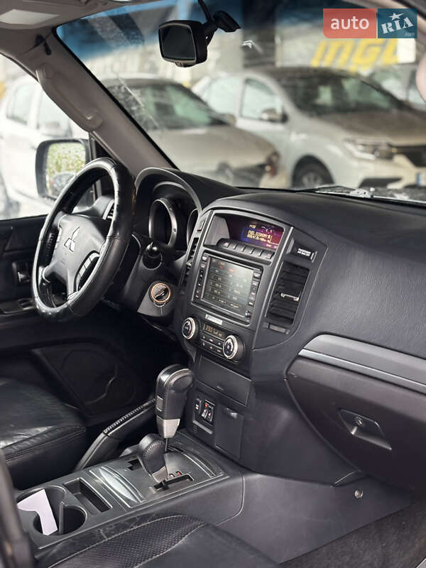 Внедорожник / Кроссовер Mitsubishi Pajero 2007 в Киеве