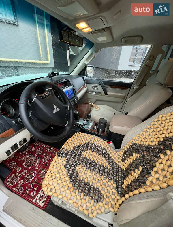 Позашляховик / Кросовер Mitsubishi Pajero 2007 в Львові