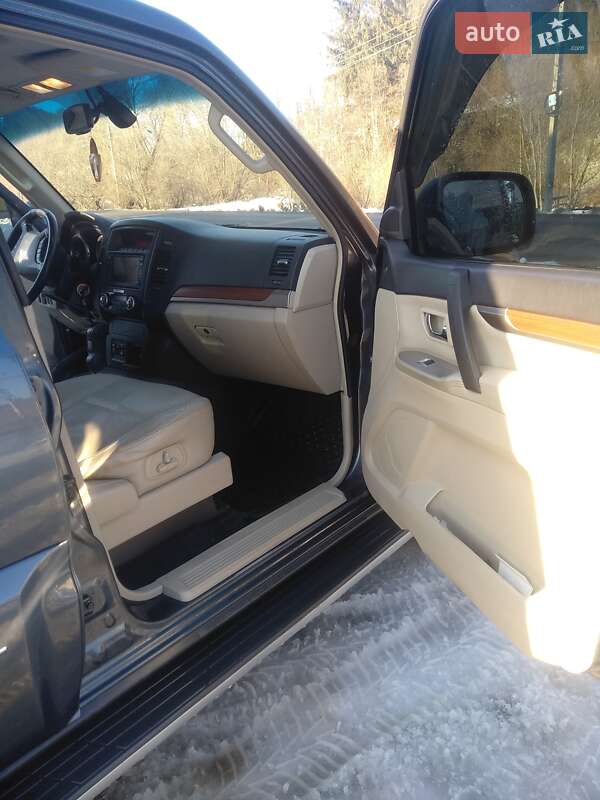 Внедорожник / Кроссовер Mitsubishi Pajero 2008 в Путиле