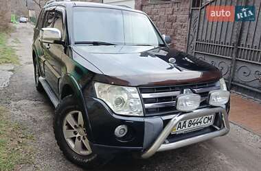 Внедорожник / Кроссовер Mitsubishi Pajero 2007 в Киеве