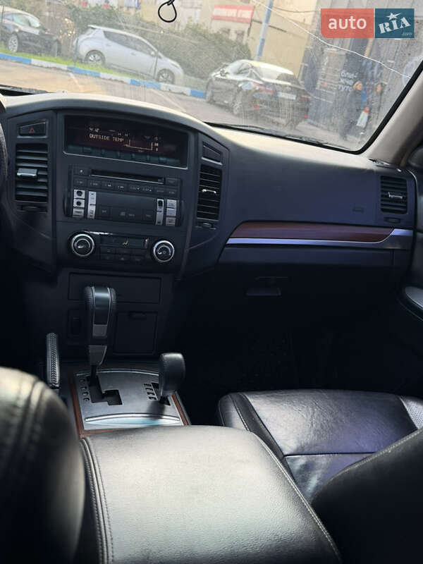 Позашляховик / Кросовер Mitsubishi Pajero 2007 в Одесі