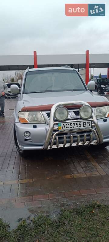 Внедорожник / Кроссовер Mitsubishi Pajero 2005 в Нововолынске
